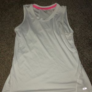 muscle tee